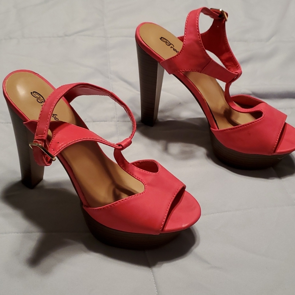 Breckelle's Shoes - Picture 2 of 8